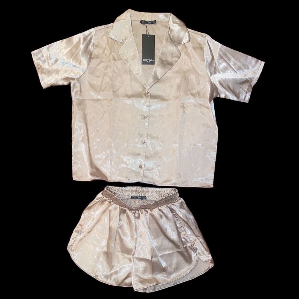 Nasty Gal 2-piece pajama short set in gold. Size on label is US 6. UK 10. EU 38.
